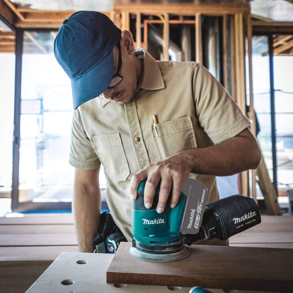 Makita XOB01Z 18V LXT® Lithium-Ion Cordless 5 Random Orbit Sander, Tool Only